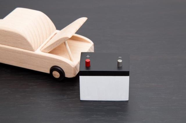 ハイブリッド車のバッテリーはいつ交換する?寿命や費用の目安は?