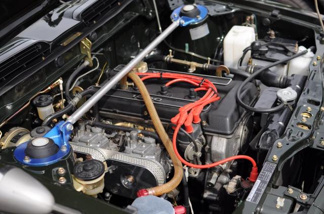 カローラのハイブリッドモデルを徹底解説!2WDと4WDの選び方や魅力は?