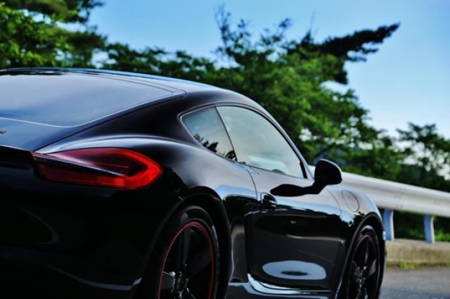 ポルシェ初のフル電気自動車「タイカン」が大幅改良？特徴と改良予想