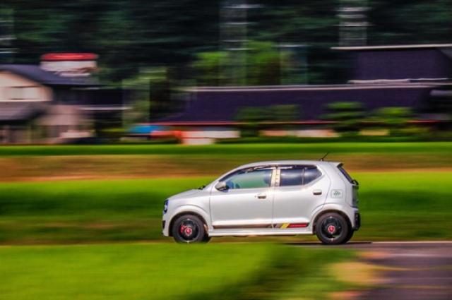 アルトターボRSとワークスの違いを徹底比較！スペック・実用性・選び方