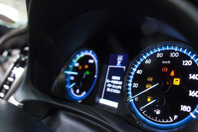 ハリアーのハイブリッド車とは？ガソリン車との比較や種類を解説