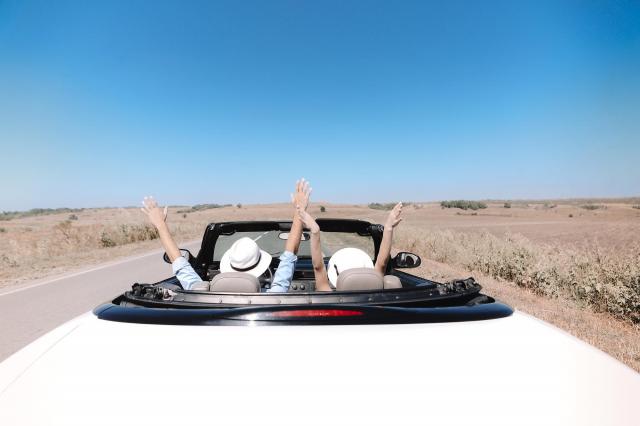 ホンダS660のαとβはどんな違いがある？共通点や中古車相場も見てみよう