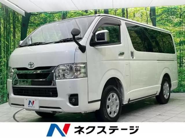 ハイエースとキャラバンはどちらがおすすめ？2車種の違いを徹底比較