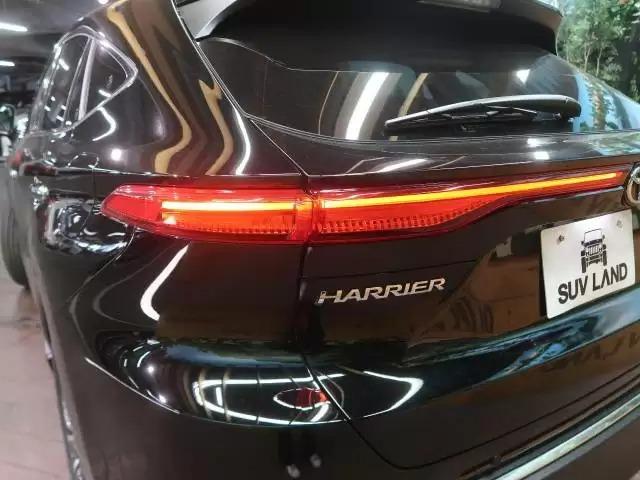 フルモデルチェンジしたハリアーの売れ行きが好調！旧モデルの中古車がお買い得!?