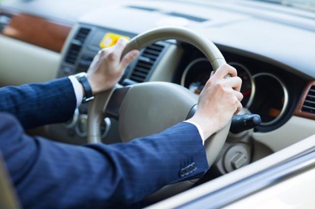 アストンマーティンDB11 AMRの特徴・スペックを解説