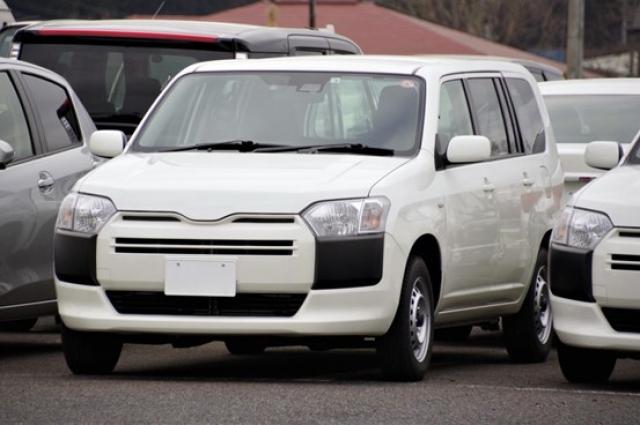 白のプロボックス