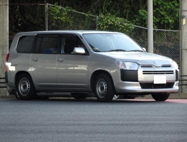 サクシードのサイドビュー