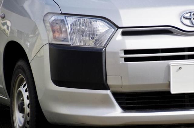 サクシードのヘッドライト