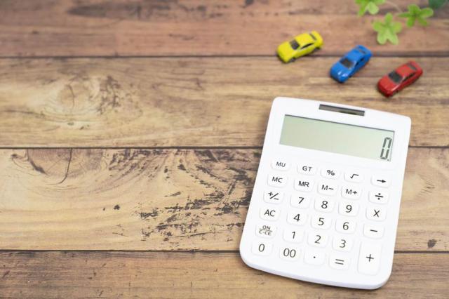 クラウンアスリートとロイヤルの違いとは？210系の前後期の違いも解説