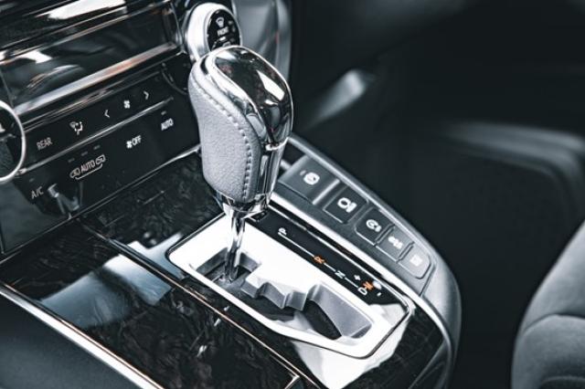 インパネシフトのセレクトレバー