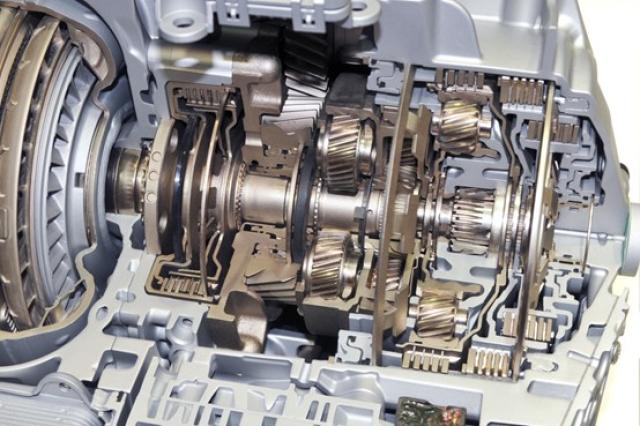 車のトランスミッション内部