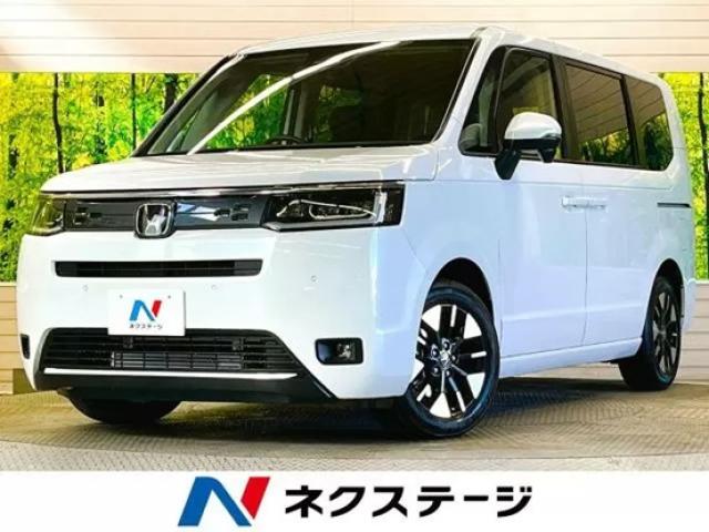 8人乗りのセレナにフル乗車すると狭い？ライバル車と室内寸法を比較！