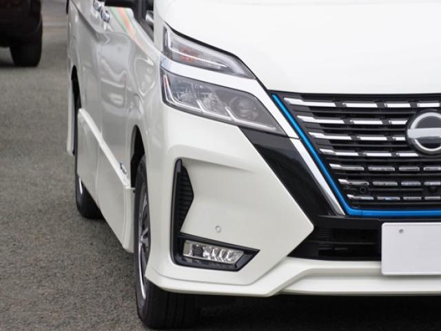 8人乗りのセレナにフル乗車すると狭い？ライバル車と室内寸法を比較！