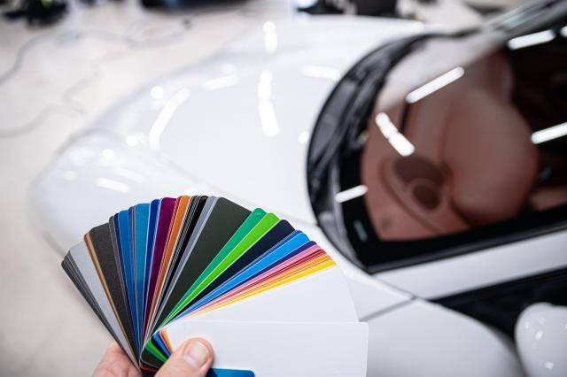 セレナのダークメタルグレーの人気は？バリエーションや人気カラーを紹介！