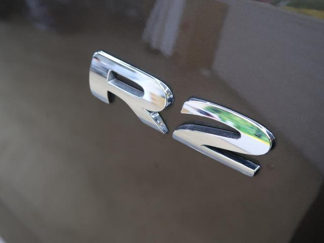 スバル R2はビジュアルと走りの二刀流!特徴やライバル車種との比較