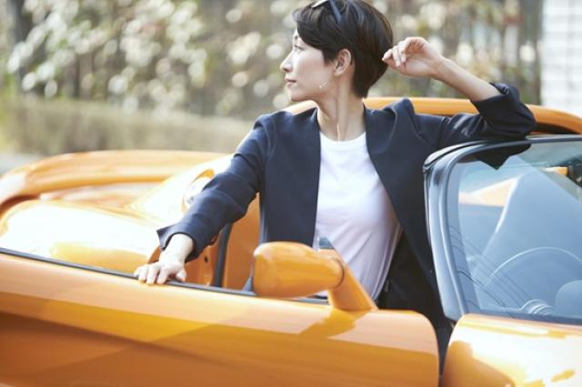 レクサスのオープンカーを紹介!現行モデル・歴代モデル・中古車情報も解説