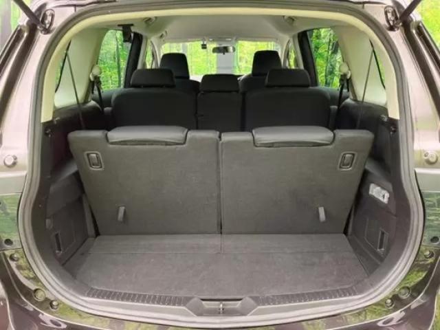 プレマシーの荷室