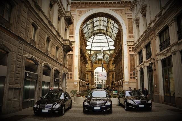 メルセデス・ベンツBクラスのB180の特徴は?