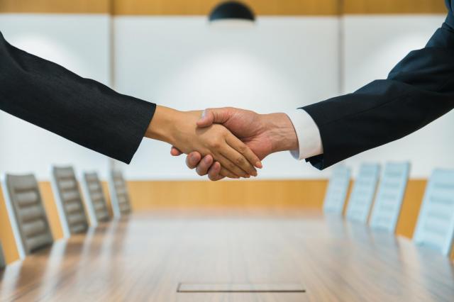 車を高く売るおすすめの方法は？買取業者選びのコツや交渉時の注意点も紹介