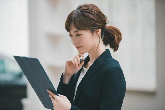 ネットで中古車を売る方法とは?買取業者の選び方と高値で売るポイント