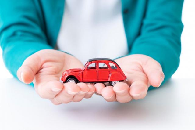 ネットで中古車を売る方法とは?買取業者の選び方と高値で売るポイント