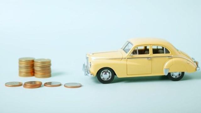 ミニカーとコイン