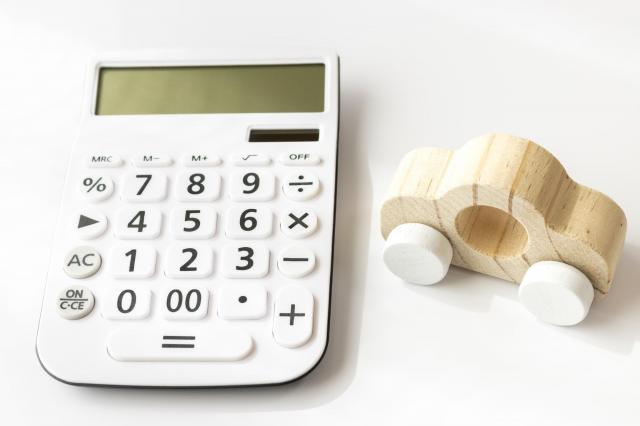 車売却時の仕訳は法人・個人事業主で変わる!買取と下取りどちらがお得かも解説