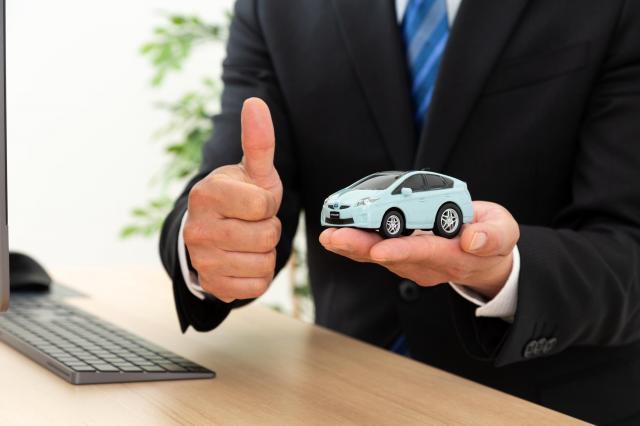 ネット査定で車の買取相場を調べる方法やチェックされる項目をご紹介!