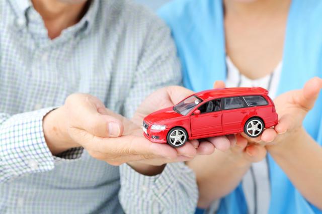 車に乗るなら買取できるカーリースと購入のどちらが良いの？特徴の違いの比較