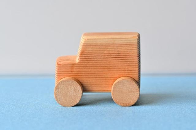 木製のミニカー