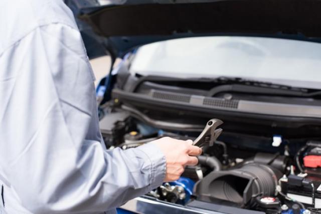 自動車整備士の男性