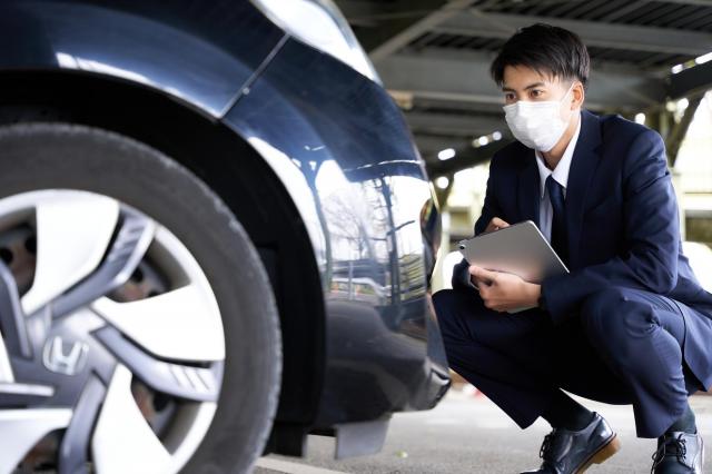 車の査定基準と査定士がチェックする場所は?高く売るためにできる事はある?