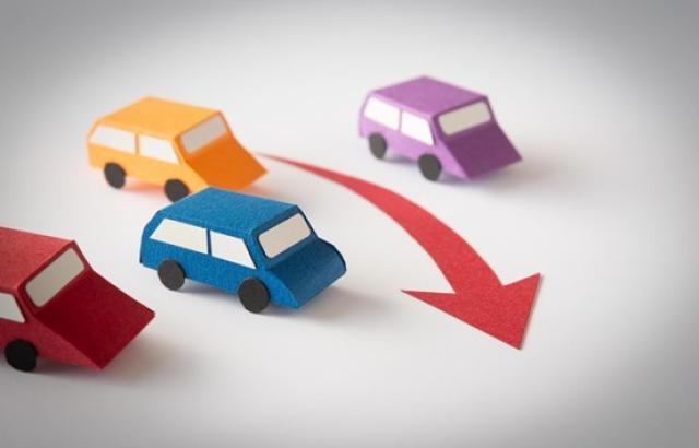 車買取価格下落の対策!走行距離や修復歴、半導体不足が価格に与える影響とは