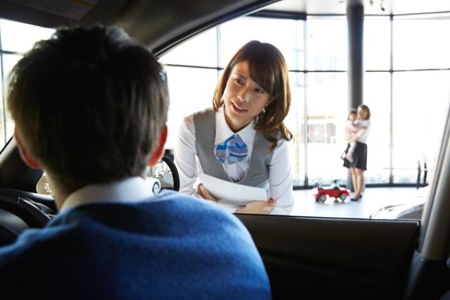 中古車を買う時に聞くことは？購入時の流れや選ぶポイントを徹底解説