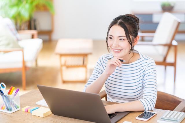 中古車購入時のローンは何歳から組めるの?車に乗る方法や3つのおすすめ車種