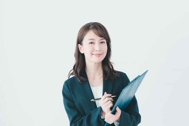 中古車購入時のローンは何歳から組めるの?車に乗る方法や3つのおすすめ車種