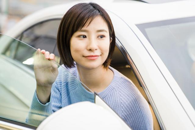 中古車購入時のローンは何歳から組めるの?車に乗る方法や3つのおすすめ車種