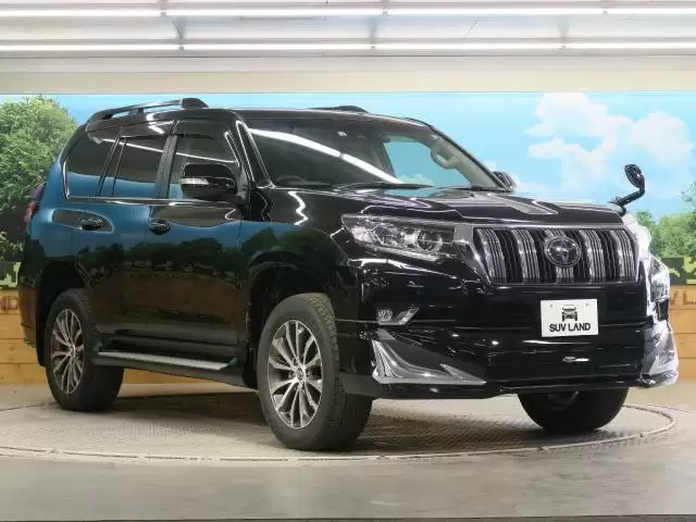 8人乗りの安い中古車を探そう!車両の特徴とおすすめ車種13選