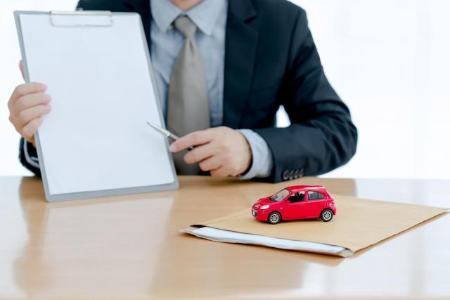 自分名義以外の車を下取りしたい！手続きのポイントやおすすめの売り方