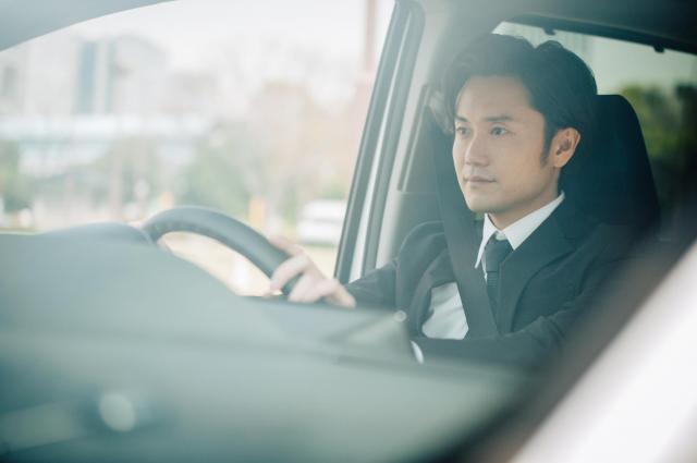 車のへこみは買取にどのくらい影響する？高く売るためのコツを解説