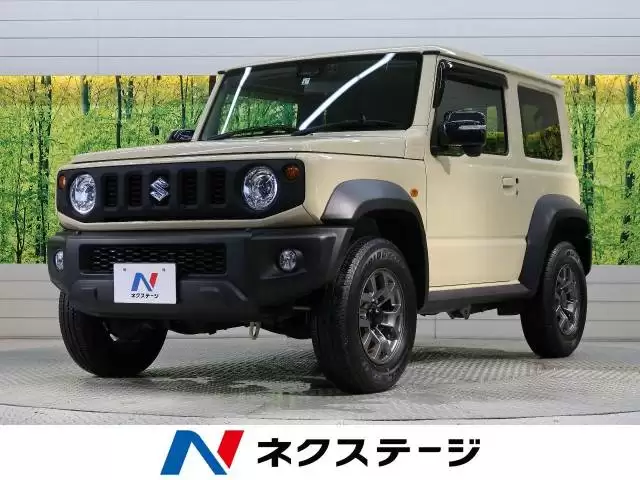 スズキジムニーの新型はなぜ人気?魅力やメリット・シエラと徹底比較!