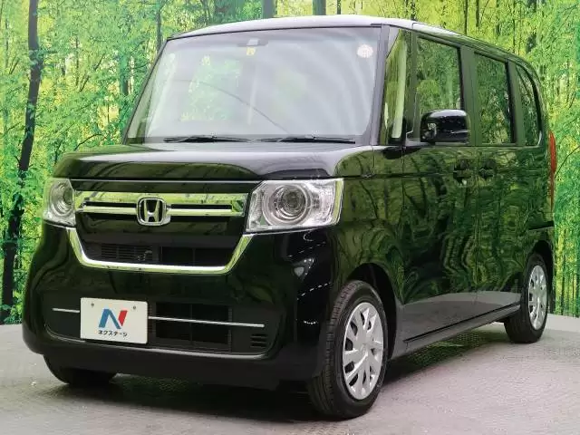 スペーシアカスタムに乗りたい!特徴や価格とライバル車との違いを見てみよう