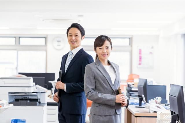 スペーシアカスタムに乗りたい!特徴や価格とライバル車との違いを見てみよう