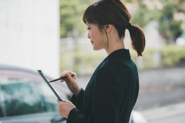 スペーシアカスタムに乗りたい!特徴や価格とライバル車との違いを見てみよう