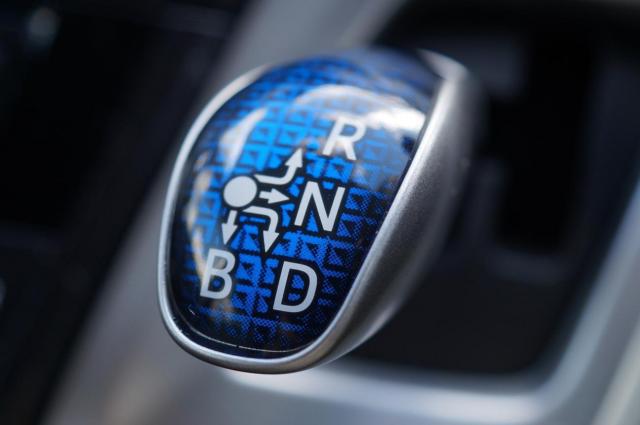 プリウスαの特徴が知りたい！気になる燃費や走行性能・中古車相場まで