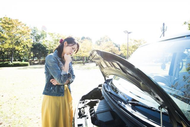車のバッテリーが上がってしまったときの対処法は？交換方法や原因も