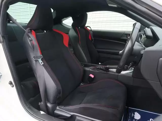 トヨタ 86の内装選びのポイント!グレードごとの違いや中古車相場も解説