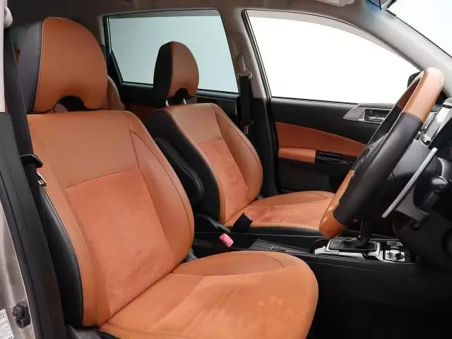 【絶版車】スバル クロスオーバー7の魅力とは?ライバル車と比較してみよう