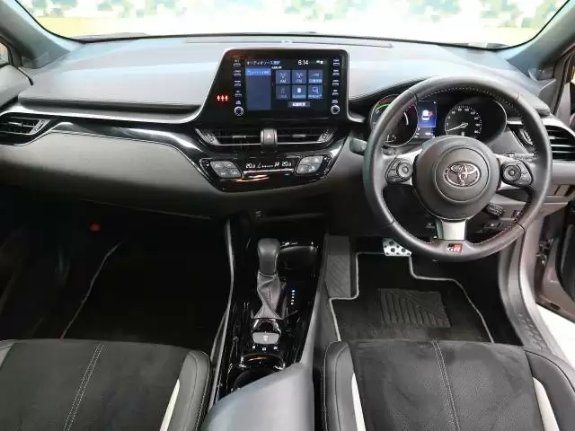 人気のSUVトヨタC-HRをヤリスクロスと比較！他のライバル車もチェック