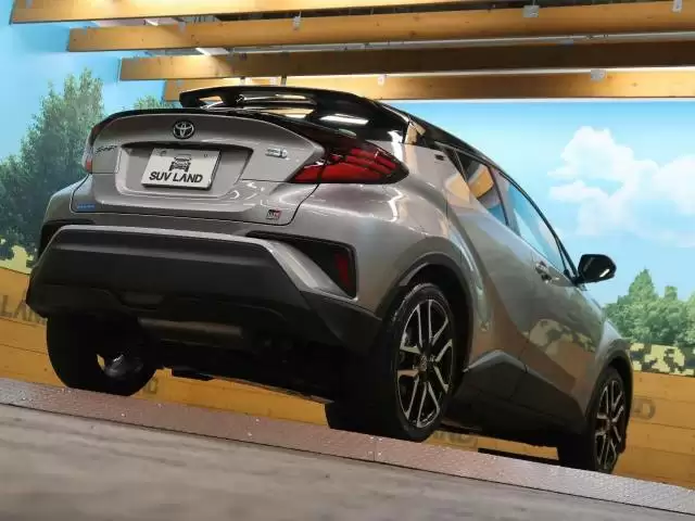 人気のSUVトヨタC-HRをヤリスクロスと比較！他のライバル車もチェック